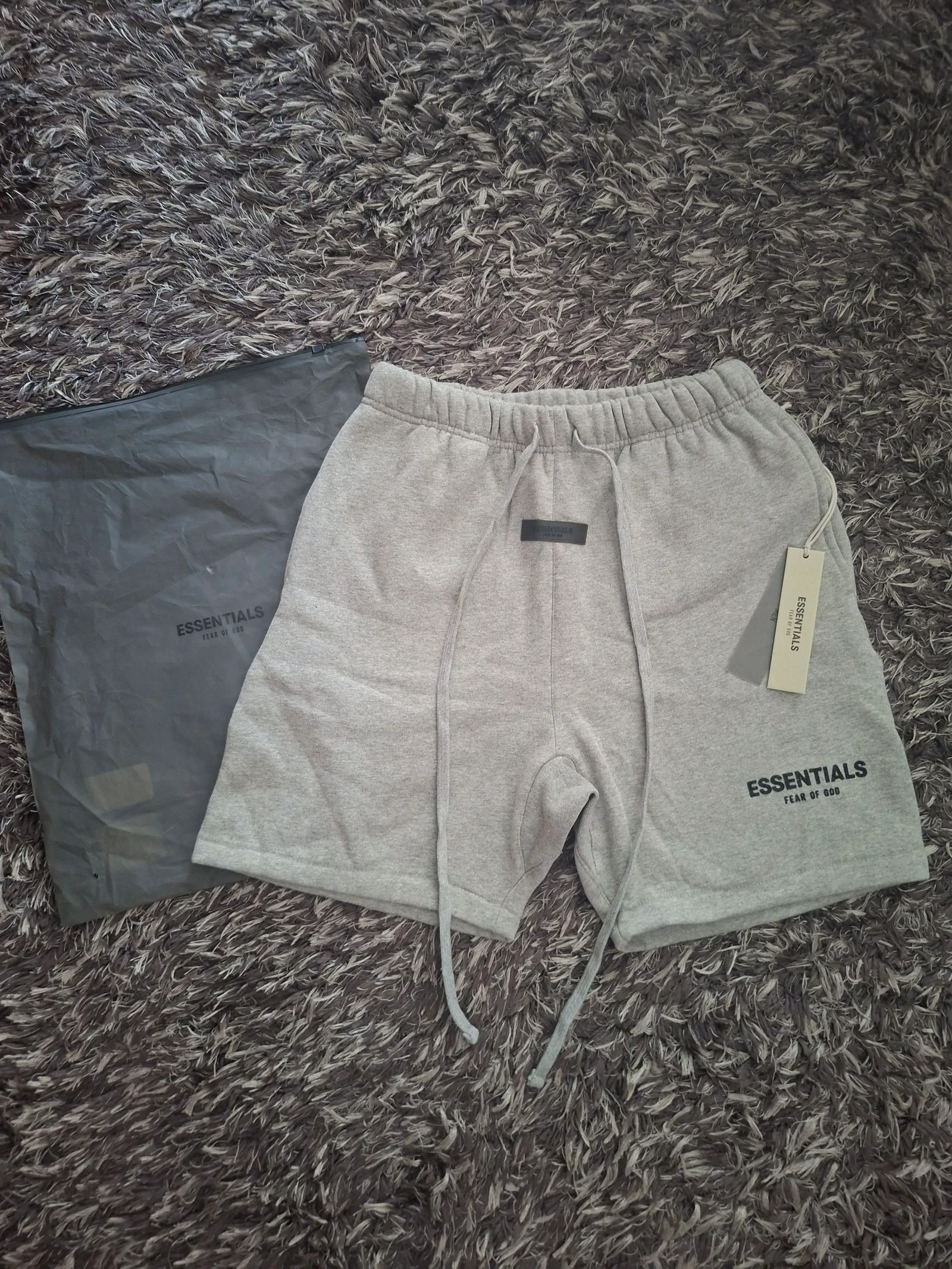 Essentials Fear Of God pantalones cortos grises talla S